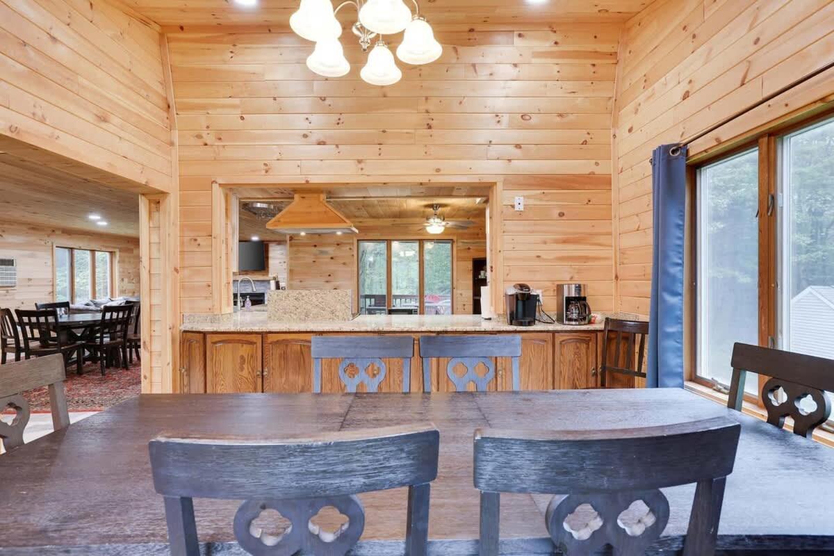 Relax In Blakeslee - Spacious 5Br Home With Bbq 外观 照片