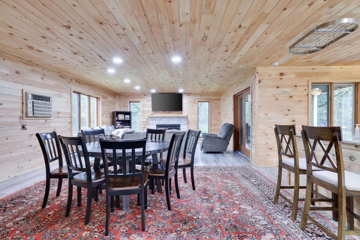 Relax In Blakeslee - Spacious 5Br Home With Bbq 外观 照片
